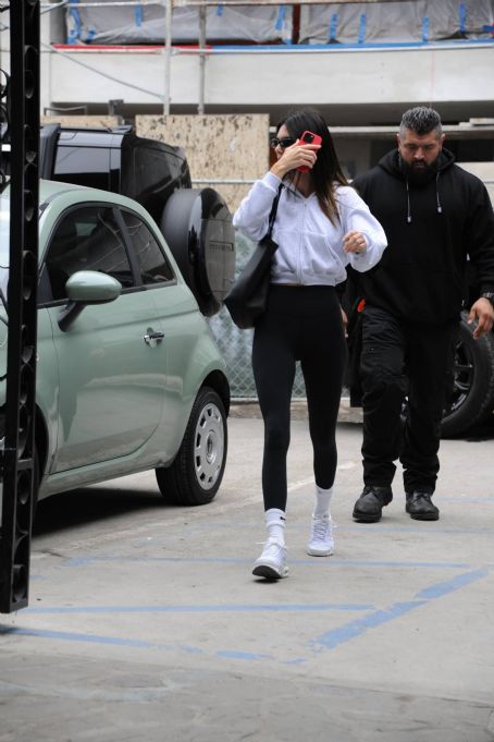 Kendall Jenner – Steps out in Los Angeles
