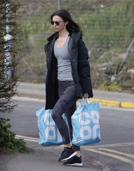 Lucy Mecklenburgh – Shopping at Co-op in Essex