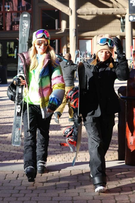 Paris Hilton and Sofia Richie – Hitting the slopes in Aspen
