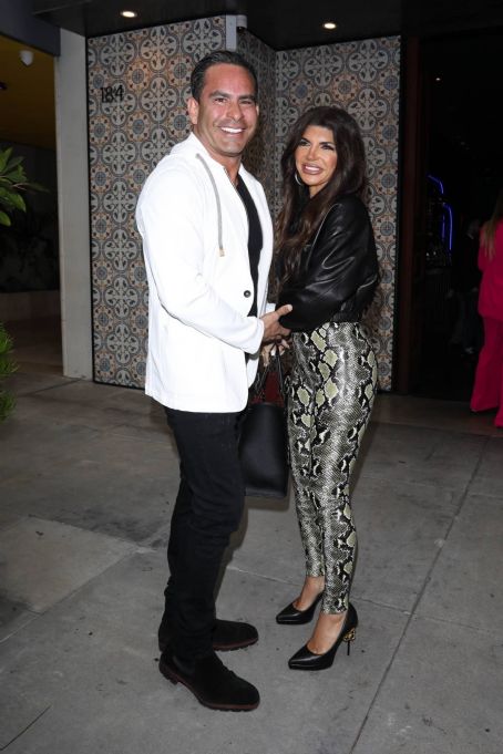 Teresa Giudice – With Louie Ruelas Seen During A Night Out At Nusr-Et ...