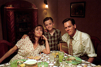 Diane Lane, Frankie Muniz and Kevin Bacon in Warner Brothers' My Dog Skip (12/99)