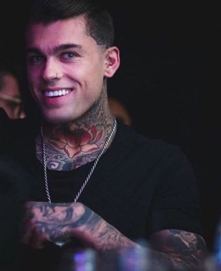 Who is Stephen James Hendry (Model) dating? Stephen James Hendry (Model ...