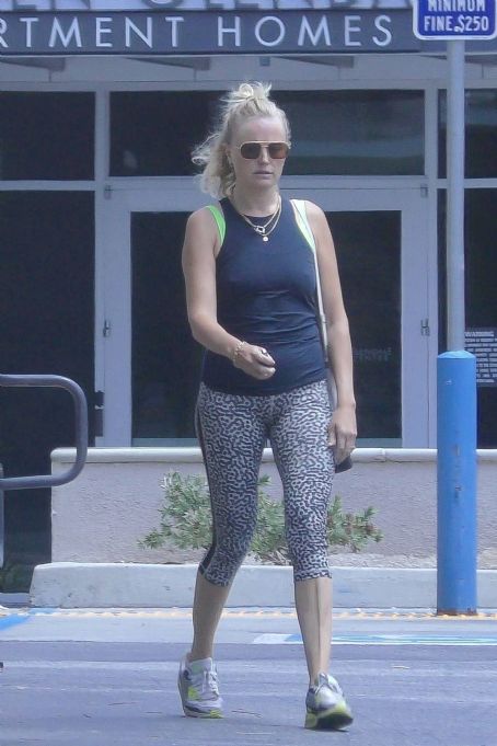 Malin Akerman – Running errands in Los Angeles | Malin Akerman Picture