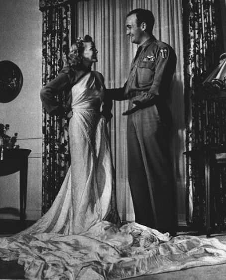 Elyse Knox and Tom Harmon - Marriage
