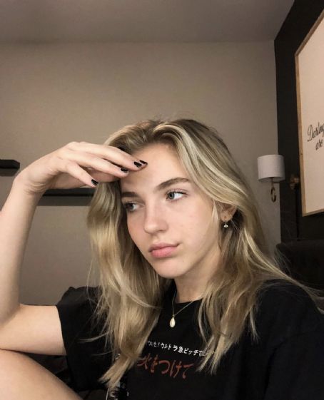 Brynn Rumfallo Famousfix