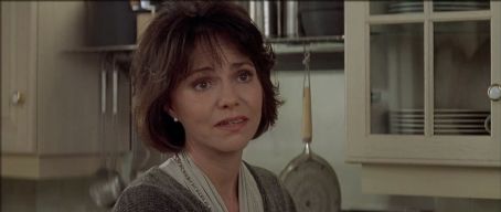 Sally Field- as Miranda Hilliard - FamousFix