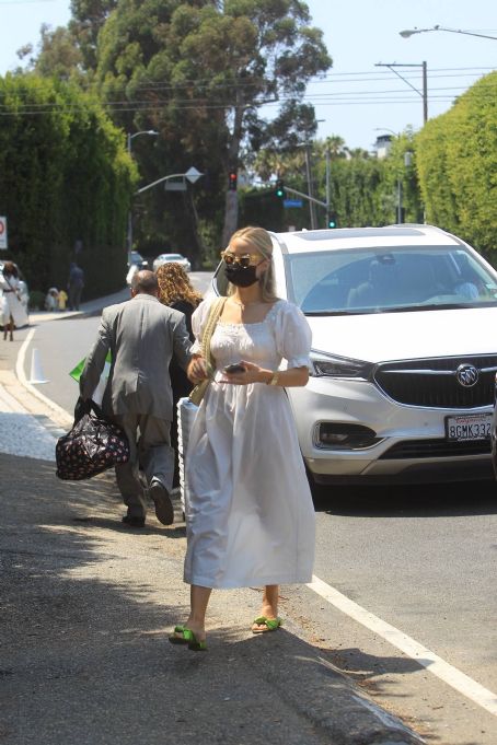 Rebecca Rittenhouse – Leaves Jennifer Klien’s Day of Indulgence in Brentwood