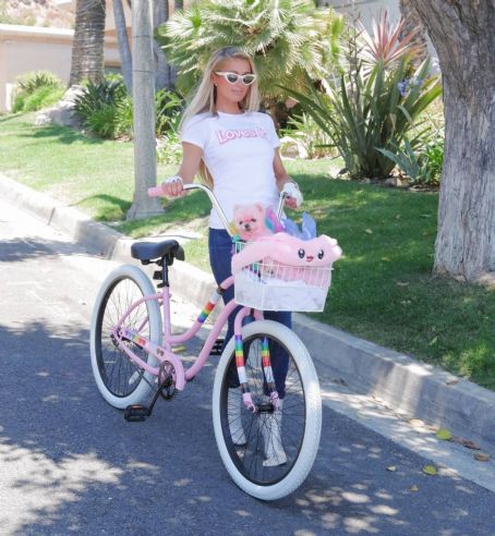 Paris Hilton – Bike ride in Beverly Hills