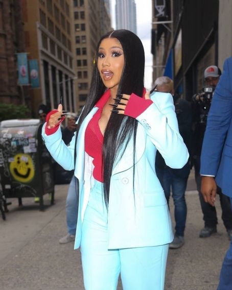 Cardi B – Spotted At A Business Building In New York | Cardi B Picture ...