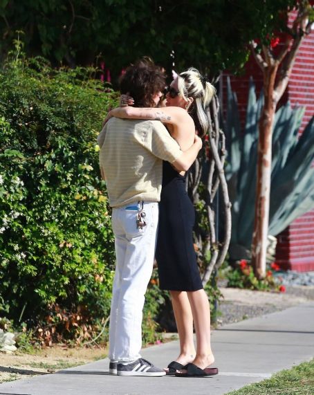 Miley Cyrus – With Maxx Morando on the PDA in West Hollywood