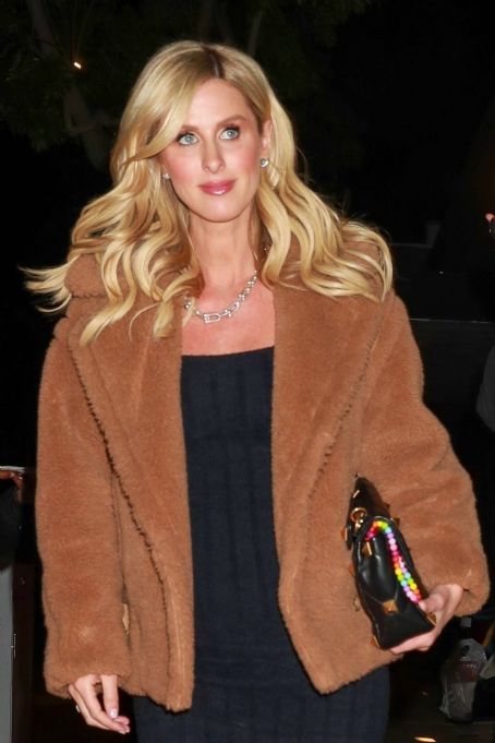 Nicky Hilton Rothschild – Shows off her baby bump at Craig’s in West