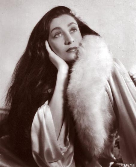 Aline MacMahon