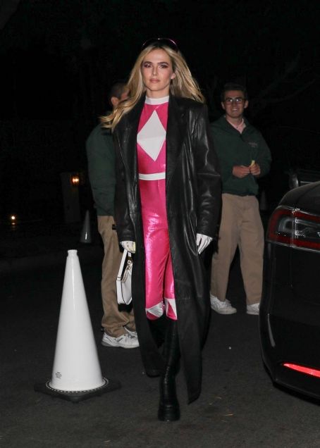 Zoey Deutch – Attends the Annual Casamigos Halloween Party in Beverly Hills