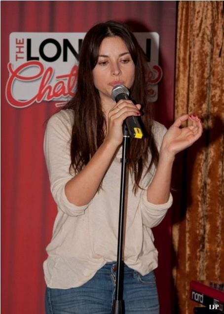 Next photo of Amelia Warner