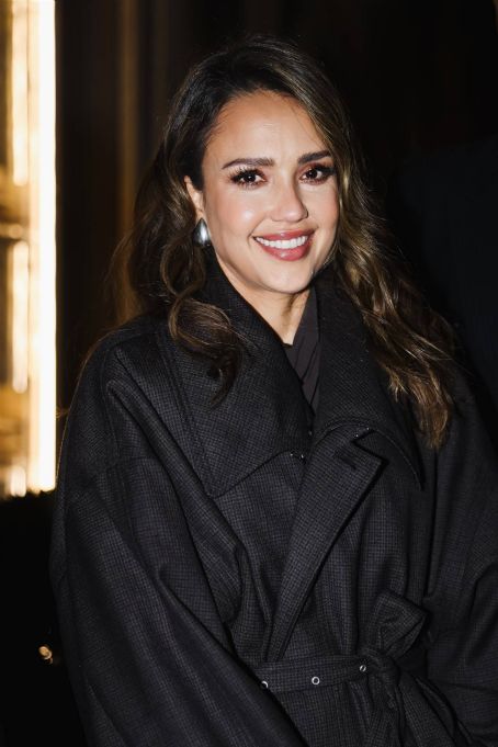 Jessica Alba – Is seen during the Milan Fashion Week