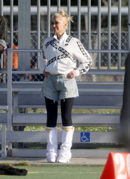 Gwen Stefani – With Blake Shelton take in her son’s football game in L.A