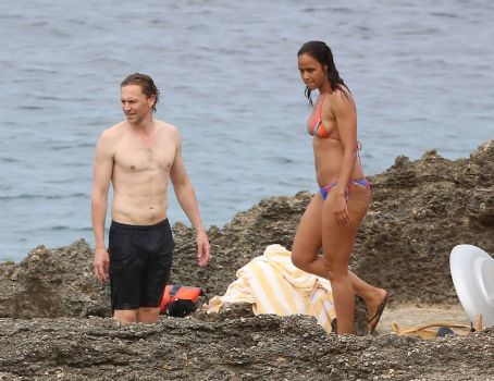 Zawe Ashton – Ina bikini with Tom Hiddleston in Ibiza