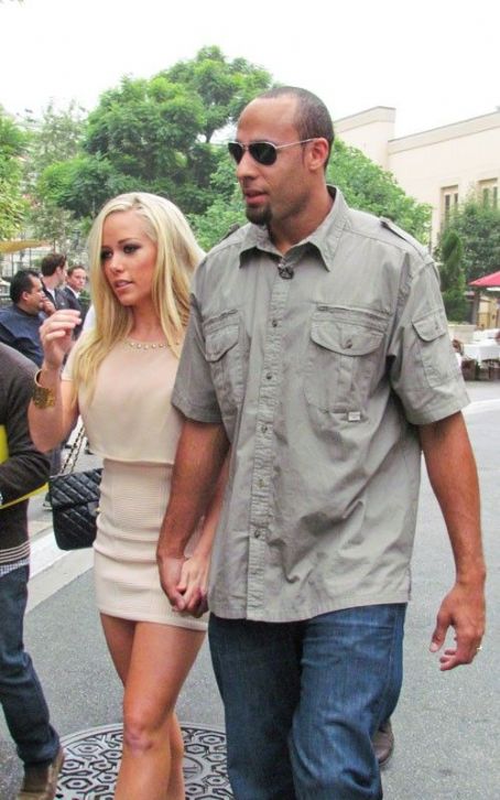 Kendra Wilkinson & Hank Baskett's "Extra" Special Day | Kendra ...