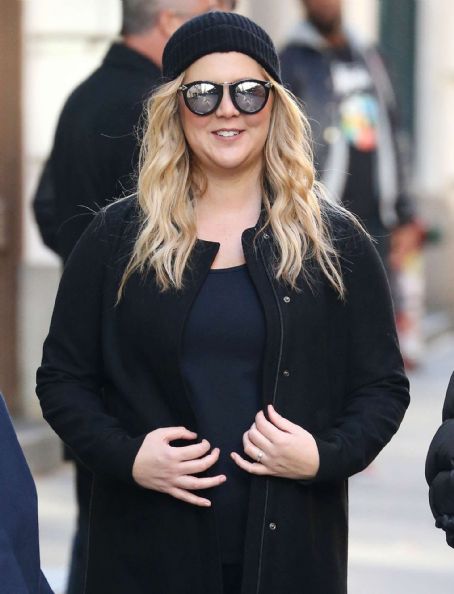 Amy Schumer on the set of a photoshoot in New York City - FamousFix