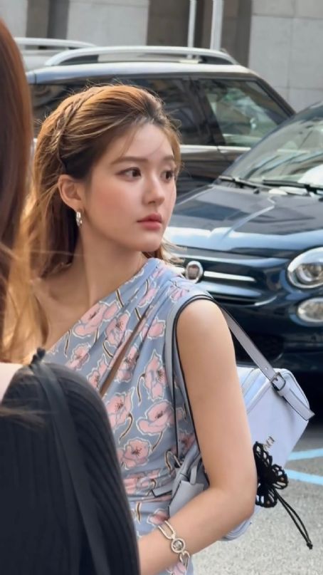 Rosy Zhao at Versace Spring/Summer 2025 Womenswear for Milan Fashion Week