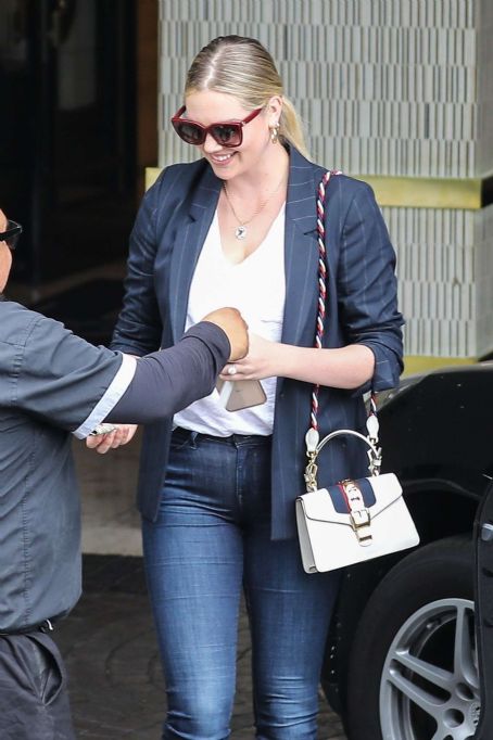 Kate Upton – Leaves London Hotel in Beverly Hills | Kate Upton Picture