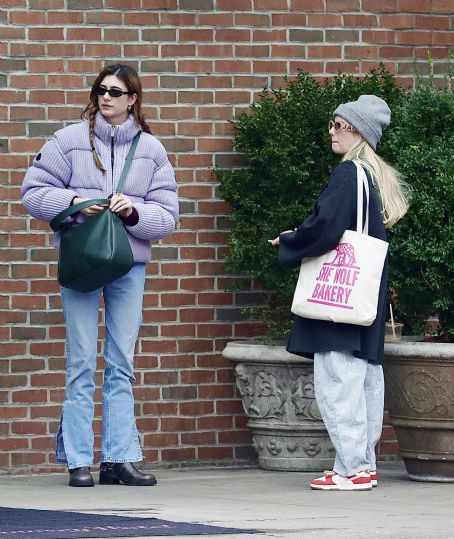 Emma Roberts – With her sister Grace Nickels in New York