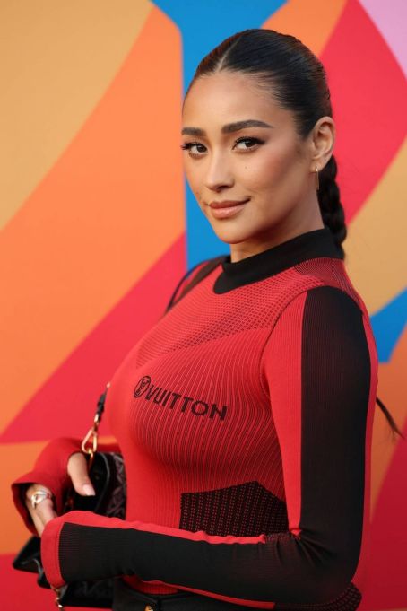 Shay Mitchell – Louis Vuitton’s 200 Trunks, 200 Visionaries – The Exhibition in Beverly Hills