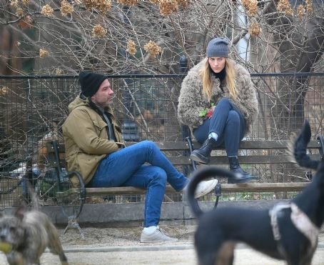 Taylor Neisen – Spotted at a dog park in New York