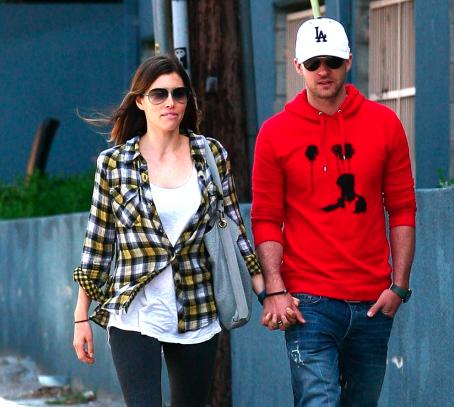 Jessica Biel Out And About In Studio City, May 23, 2010 | Jessica Biel