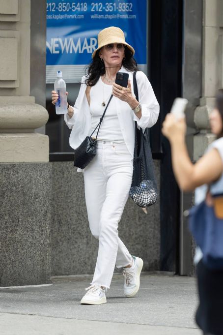 Courteney Cox – Photographed on the streets of New York