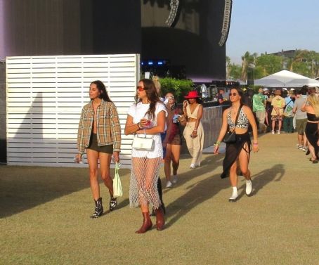 Irina Shayk – Seen with friends at Coachella 2022 in Indio