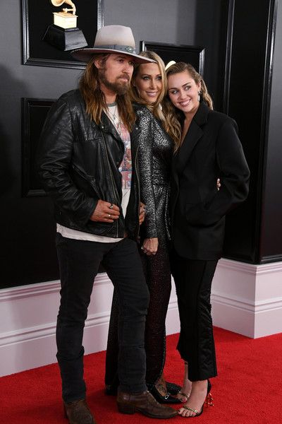 Who is Billy Ray Cyrus dating? Billy Ray Cyrus girlfriend, wife