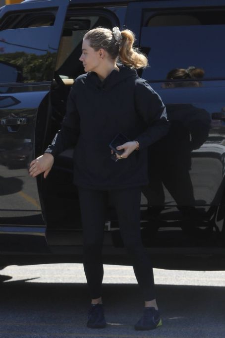Chloe Grace Moretz – Out in athleisure attire in Hollywood | Chloë