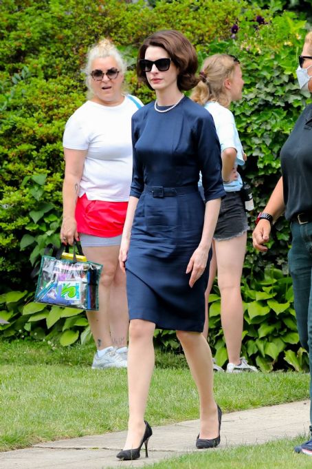 Anne Hathaway – Filming ‘Mother’s Instinct’ in Union County – New Jersey
