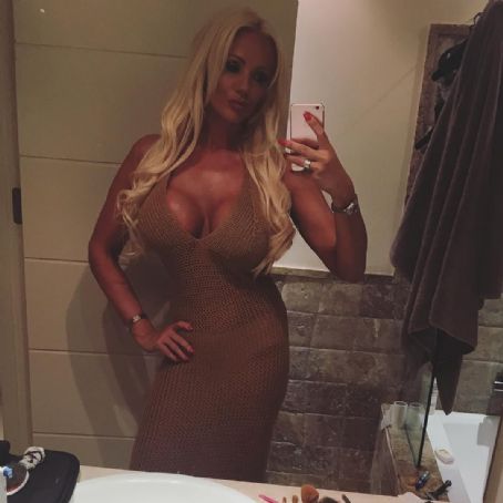 Lucy Zara - Instagram