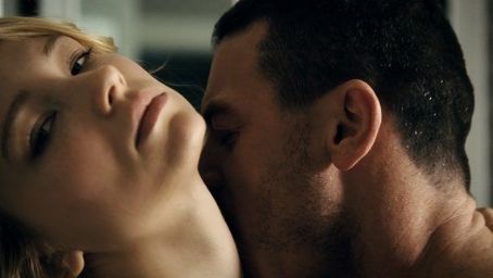 Luke Evans and Haley Bennett