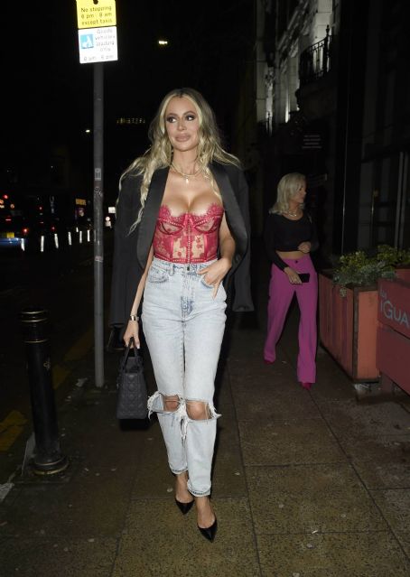Olivia Attwood – Seen leaving Yours Bar and Restaurant in Manchester