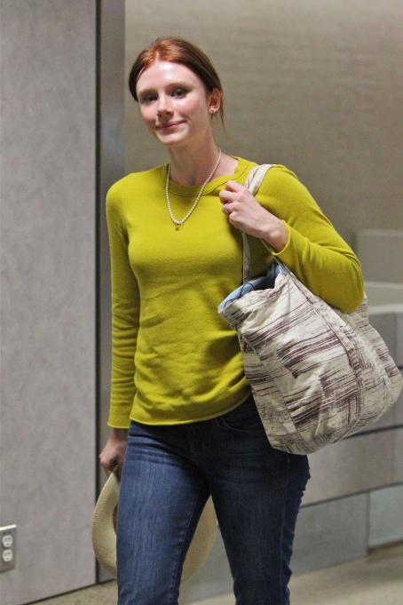 Bryce Dallas Howard - Arriving Into LAX Airport - September 15, 2010