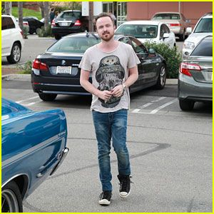 Aaron Paul Shows Off His Retro Looking Car While Shopping Famousfix Com Post