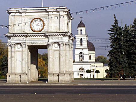 Triumphal arch, Chișinău