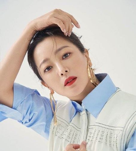 Kim Hee-seon - Elle Magazine Pictorial [South Korea] (July 2019)