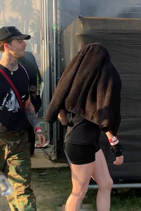 Billie Eilish With Her Boyfriend Jesse Rutherford At The 2023 Coachella Famousfix 3003