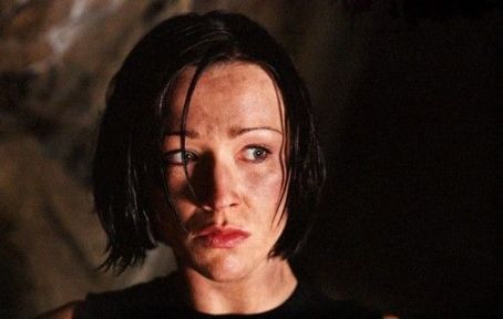 Alex Reid as Beth in The Descent