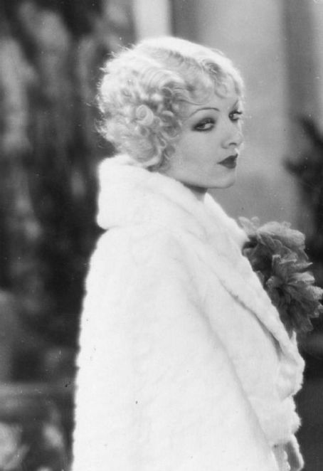 Skyline - Myrna Loy