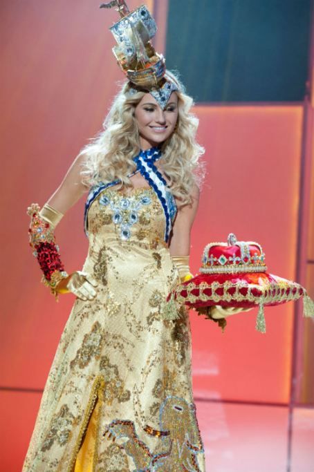 Kelly Weekers- Miss Universe 2011- Preliminary Competition- National Costume