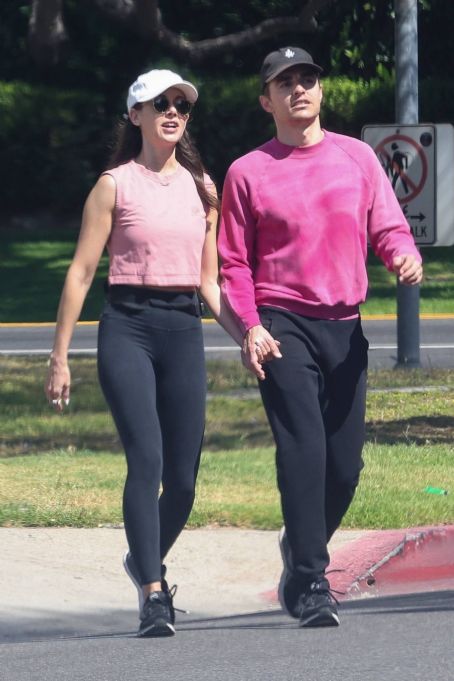 Alison Brie – With Dave Franco on a morning walk in Los Angeles