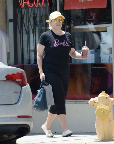 Rebel Wilson – Leaving her gym in Los Angeles - FamousFix