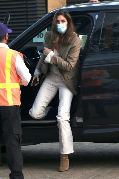 Cindy Crawford – Arrives at Nobu for dinner in Malibu | Cindy Crawford