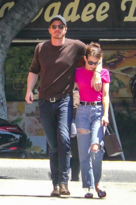 Emma Roberts And Garrett Hedlund Out In Los Feliz Famousfix
