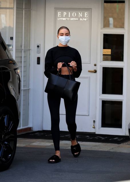 Olivia Culpo – Leaving a skincare clinic in Beverly Hills